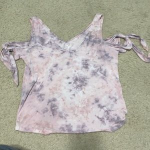 Gorgeous tank top/off the shoulder shirt.
